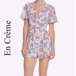 NWT En crème floral romper  xs